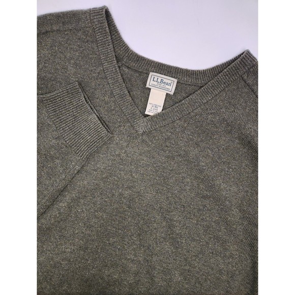 L.L. Bean‎ Sweater Men's XL Green Long Sleeve Pullover V-Neck 100% Lamb's Wool - Picture 1 of 6